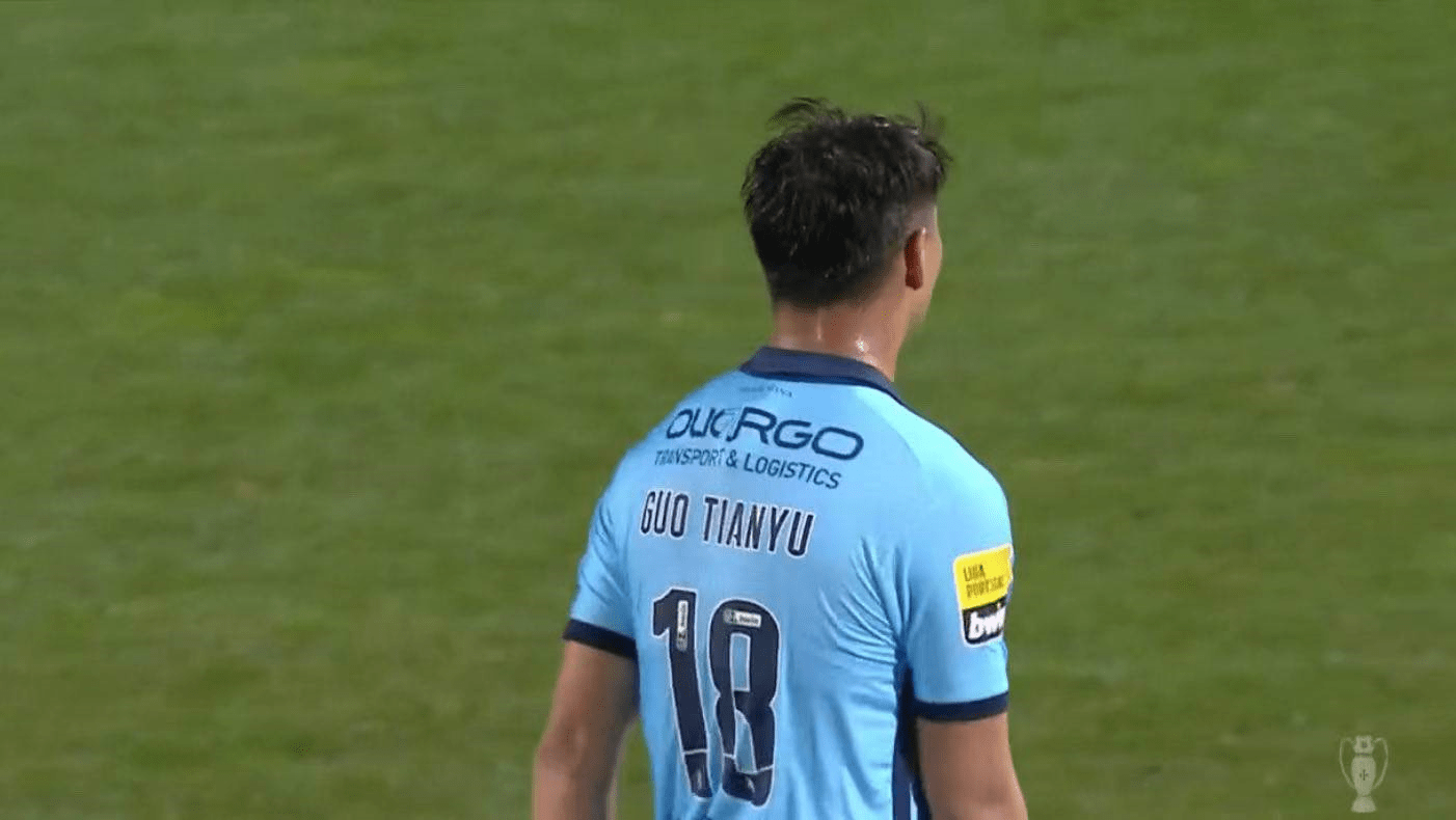 转会期金州勇士调整名单以备葡超，官宣签约环节打磨，震撼外界，身体对抗强度拉满(金州勇士队主场)